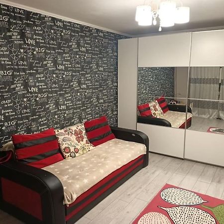 Private Room Near 3 Min Metrou Crangasi, 40 M2 Bukarest Eksteriør billede