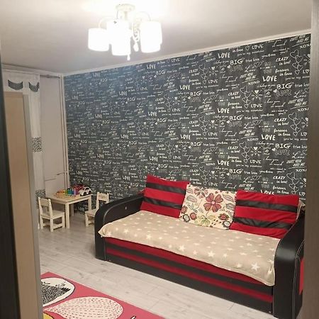 Private Room Near 3 Min Metrou Crangasi, 40 M2 Bukarest Eksteriør billede