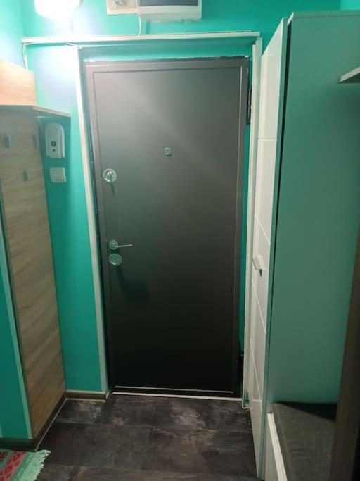 Private Room Near 3 Min Metrou Crangasi, 40 M2 Bukarest Eksteriør billede