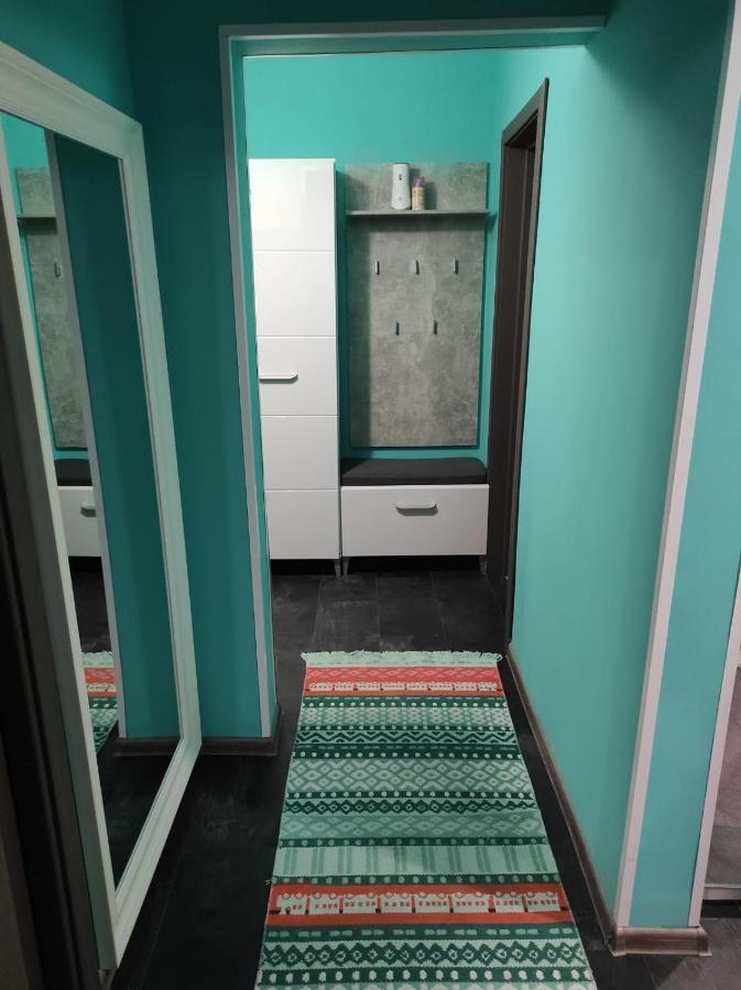 Private Room Near 3 Min Metrou Crangasi, 40 M2 Bukarest Eksteriør billede