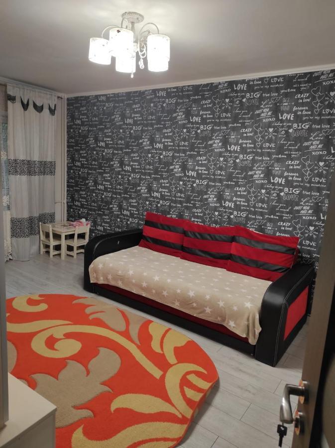 Private Room Near 3 Min Metrou Crangasi, 40 M2 Bukarest Eksteriør billede