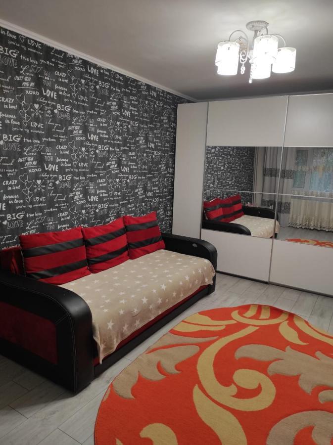 Private Room Near 3 Min Metrou Crangasi, 40 M2 Bukarest Eksteriør billede